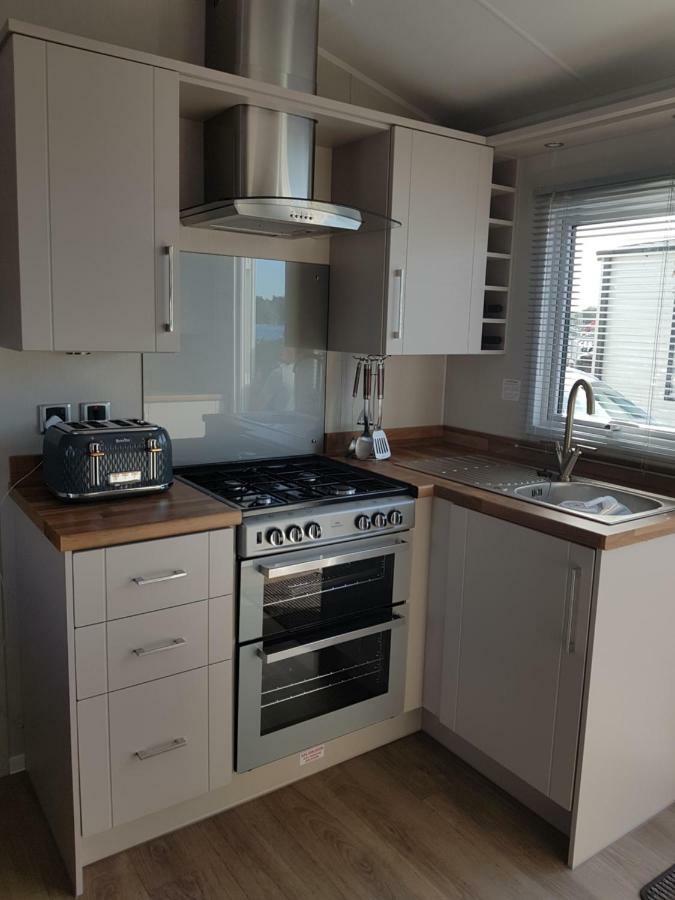 Dees Hot Tub Breaks At Tattershall Lakes Jet Ski 4 Extérieur photo