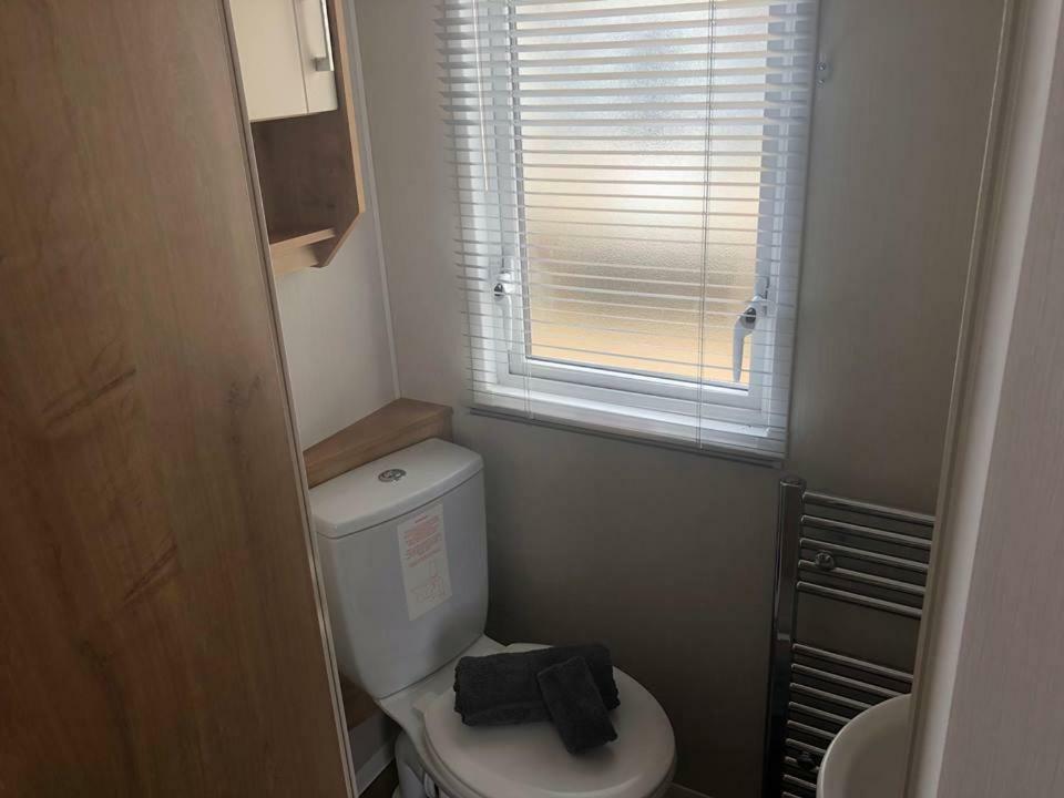 Dees Hot Tub Breaks At Tattershall Lakes Jet Ski 4 Extérieur photo