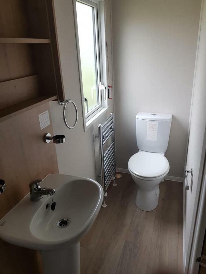 Dees Hot Tub Breaks At Tattershall Lakes Jet Ski 4 Extérieur photo